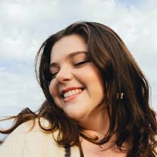 Isabel Abbott's Instagram, Twitter & Facebook