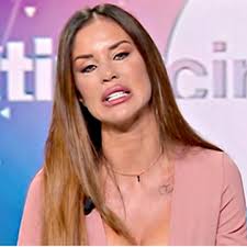 La showgirl commenta senza peli sulla lingua le avances nel mondo dello spettacolo, ricevute fin dagli esordi. Antonella Mosetti Sono Rifatta Pochissimo Ticinonline