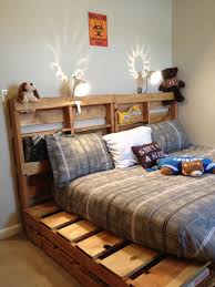 Yes My Daughter Sleeps On A Pallet Bed We Made And It Looks Great And She Loves It Diy Pallet Bed Wooden Pallet Beds Wood Pallet Beds