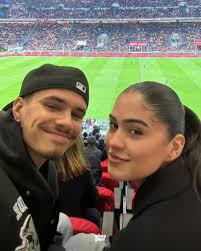 Romeo Beckham: serata romantica insieme alla fidanzata Kim Turnbull dopo  aver assistito a una partita del Milan