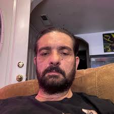 Are there any interested photographers or videographers who would like to  do a meet-up at to share photos and and videos, and talk about technology  or tips and tricks? If I get