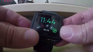 How To Reset Restart Your Fitbit Blaze In 30 Seconds Youtube