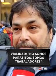 🗣️ El gobernador bonaerense estuvo presente en la UNSAM, donde le ded...