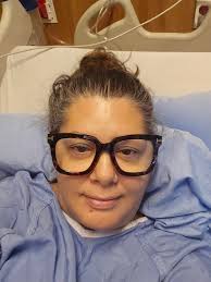 Well Very Dull woman here Day 2 post radical Hysterectomy. Take two at  trying to stand about to happen. 😑 Size 7 very dull Irish girl in London  no banana 🍌 Age 51