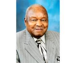 Maxine Golden's Instagram, Twitter & Facebook