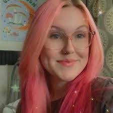 Angela Claus's Instagram, Twitter & Facebook