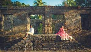 Vasai Fort For A Romantic Ruins Backdrop Pre Wedding Wedding Photoshoot Poses Beautiful Locations