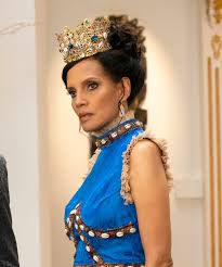 With prince akeem marrying the love of his life at the end of coming to america, lisa mcdowell became a part of the royal family of zamunda. Every Major Cast Member And Cameo In Coming 2 America