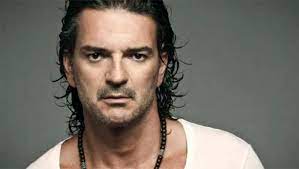 El camino correcto no siempre es el que siguen los demás. Ricardo Arjona Chords Easy The World Most Popular Guitar Community