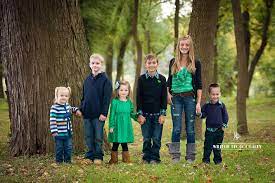 Navy And Green Family Picture Outfits Big Family Photos Family Photo Outfits