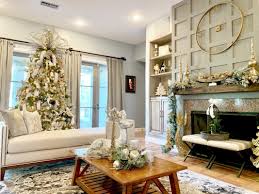 What Is Your Christmas Decorating Style L Christmas Style Modern Style Holiday Decor Holiday Styles Traditional Modern Christmas Decor Home Decor Decor Styles