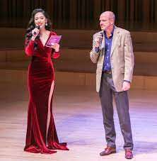 Phạm ngọc hà my từng được biết đến với danh xưng nữ sinh tặng hoa tổng thống trump. Co Gai Táº·ng Hoa Tá»•ng Thá»'ng Má»¹ Donald Trump 2 NÄƒm TrÆ°á»›c Giá» Ra Sao Vietnamnet