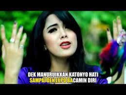 Chord easy sudah merangkumnya disini. Ratu Sikumbang Raso Kasampai Cipt Sexri Budiman Chords Chordify