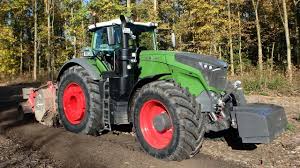 Testing out the new fendt demo 724 , with our set of 12m cambridge rolls , rolling in the spring barley , if you enjoyed the video please leave a like and. Fendt Vario 1050 Met Kverneland Pw 12 Schaar Ploeg Trekkerweb Youtube