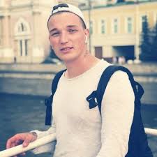 Пранкер эдвард бил попал в аварию с пятью машинами на том же месте, где и михаил. 2wv88j9iqfkx4m