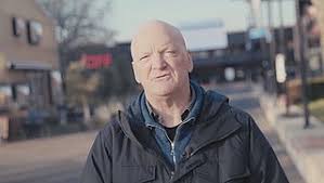 Voor arnold karskens heb ik respect en dus steun ik hem en zijn omroep. Arnold Karskens Richtte Omroep Ongehoord Nederland Op Mensen Zijn De Eenzijdige Kijk Helemaal Zat Eenvandaag