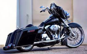 Customer Ride Streetglide With Some Mods Harley Bikes Street Glide Harley Harley Davidson Pictures