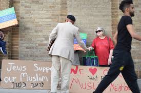 This weekly ritual in West Philly brings together people of Jewish and  Muslim faiths