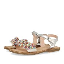 Stables et très chics, les sandales à haut talon carré accessoirisent vos tenues estivales, de la robe évasée au short paperbag. Sandales Argent Avec Perles Multicolore Pour Fille 43892 Femme Homme Enfant