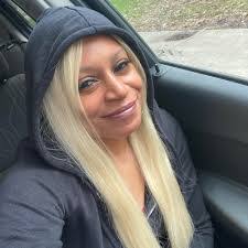 Shaniqua Wright's Instagram, Twitter & Facebook