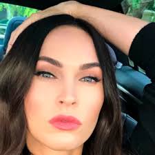 She made her acting debut in the family film holiday in the sun (2001). Ushedshaya Ot Muzha K Reperu Megan Foks Stolknulas S Travlej Kino Kultura Lenta Ru