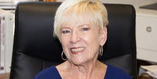 Mindy Crouse's Instagram, Twitter & Facebook