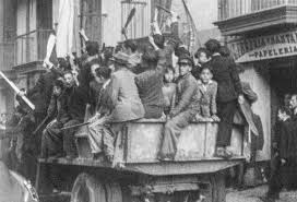 Se conoce como bogotazo al período de protestas, desórdenes y represión que siguieron al asesinato de jorge eliécer gaitán el 9 de abril de 1948 en el centro de bogotá, la capital de colombia. Bogotazo Los Disparos Que Partieron En Dos La Historia De Colombia Colombia El Pais