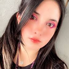 Lindsay Lohan says she regrets being stubborn about nail polish