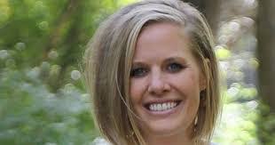 Laura Stanton's Instagram, Twitter & Facebook