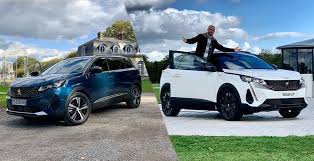 Le 4 cylindres 1,6 litre de 165 ch du 3008 en est l'exemple parfait et notre long essai routier à la découverte de la côte d'opale s'est révélé. Essai Comparatif Achat Peugeot 3008 Ou Peugeot 5008