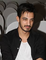 Η αποκάλυψη για το όνομα του γιου του. Dhmos Anastasiadhs Ti Leei Gia To Strato I Love Style