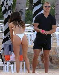 chillipalmer™ on X: #OliviaCulpo #Beach #Bikini #Booty Olivia Culpo in  White Bikini at a Beach in Mexico t.coxj3LXo7YRA  t.copR8Ar4IP4r  X