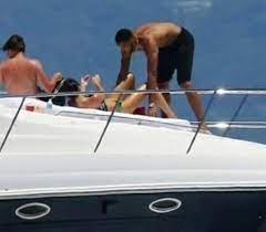 Kendall shared a sneak peek of her day aboard the boat on her. Ben Simmons And Kendall Hit Up A Yacht Before They Returned Home From Mexico Sports Gossip