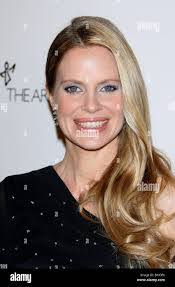 Kristen Bauer's Instagram, Twitter & Facebook