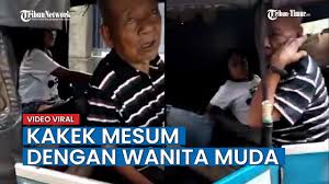 Berita viral bangladesh, berita viral di india, video viral botol, bangladesh, kasus viral di bangladesh, link video viral bangladesh related post from kasus viral bangladesh link video full. Viral Video Kakek Terciduk Mesum Dengan Wanita Muda Di Dalam Bajaj Indonesia News Feed