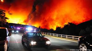 O primeiro exemplo ocorre quando fazendeiros criadores de gado ateiam fogo nas áreas de pastagem que já foram desmatadas. Mais De 200 Desaparecidos No Pior Incendio Florestal Da Historia Da California Noticias Internacionais E Analises Dw 12 11 2018