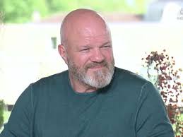 Video Philippe Etchebest Ses Tres Rares Confidences Sur L Adoption De Son Fils A Haiti Voici Philippe Etchebest Philippe Fils