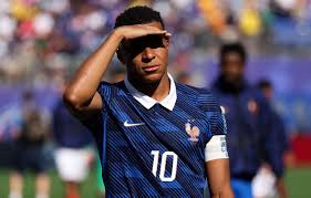 Photo Comment Kylian Mbappé est devenu le capitaine du peuple