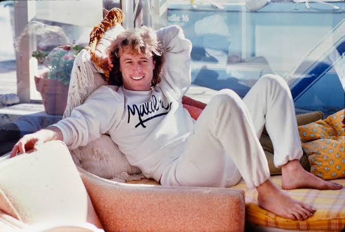 An Everlasting Love: Andy Gibb's Untimely Death – VWMusic