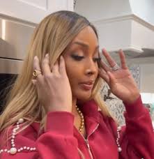 Discussion about attending a party