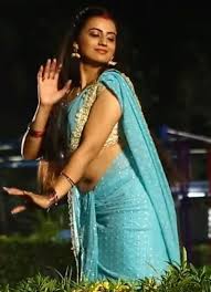 Checkout latest pics of actress yamini in cute halfsaree with red chunni and green lehenga looking cute and showing her hot navel please c. Pin On Akshara Singh Navel