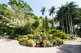 There is a small fee to enter the national orchid garden within the grounds. Orknirpfughmdm