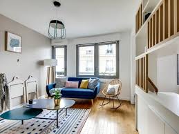 Un 25 M2 Redessine Et Relooke Grace Au Bois Salle A Manger Petit Espace Deco Petit Appartement Amenagement Petit Appartement