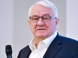 Sap aktie aktuell ᐅ sap: Sap Konzern Mitgrunder Hasso Plattner Nutzt Kurs Debakel Fur Mega Zukauf Wirtschaft