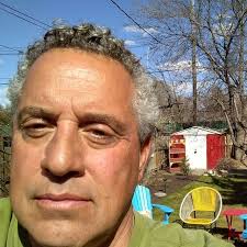 We made a mistake." The Blue Jays apologized after a fan's "Yankees Suck"  flag was confiscated by a Rogers Centre usher before Monday's game. 🧵