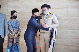 'ณัฐชา' ส.ส.ก้าวไกล เหน็บ 'สิระ' เลือกถูกแล้ว เพราะรุ่น 'ประวิตร' แรงดี คนคดีหนักยิ่งชอบ ซัด รักจอมปลอม พิมพ์ชื่อผิด แนะ 'ปารีณา' รีบหามาคล้อง. Xvlrtyszpbao5m