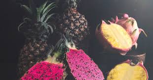 Buah berbentuk bulat atau bujur bergantung pada jenis klon. Buah Nanas Vs Buah Naga Blog Sihatimerahjambu
