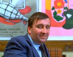 Find all rigid bodies, rotating about a fixed point in the presence of gravity, such that the equations of motion are integrable in the sense of kowalewski. Krzysztof Kowalewski Pozegnanie I Hold Dla Wybitnego Aktora Film W Interia Pl