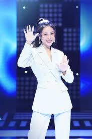 Gil le is an actress, known for yêu (2015), anh thay ngoi sao (2019) and whose line is it anyway vietnam? Khong Pháº£i Hoang Thuá»³ Linh Ä'ay Má»›i La Má»¹ Nhan Me Gil Le Khong Lá»'i Thoat á´„Êœá»¥á´˜ ðŸ½ðŸ½ðŸºðŸ¿ áº£É´Êœ Ä'áº±É´É¢ áº¥Ê Ä'áº¿É´ É´É¢aá´˜ É´É¢á»§ á´›ÊœoÉª á´„Å©É´É¢ á´›Êœáº¥Ê Êeá´œ News