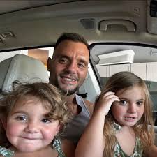 What is the average cost for the umpire? Specifically in Texas and Oklahoma.